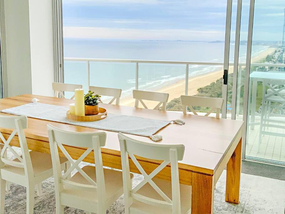 Air On Broadbeach Beachfront 2Level Stunning Apartment With 180 Degree Views غولد كوست المظهر الخارجي الصورة