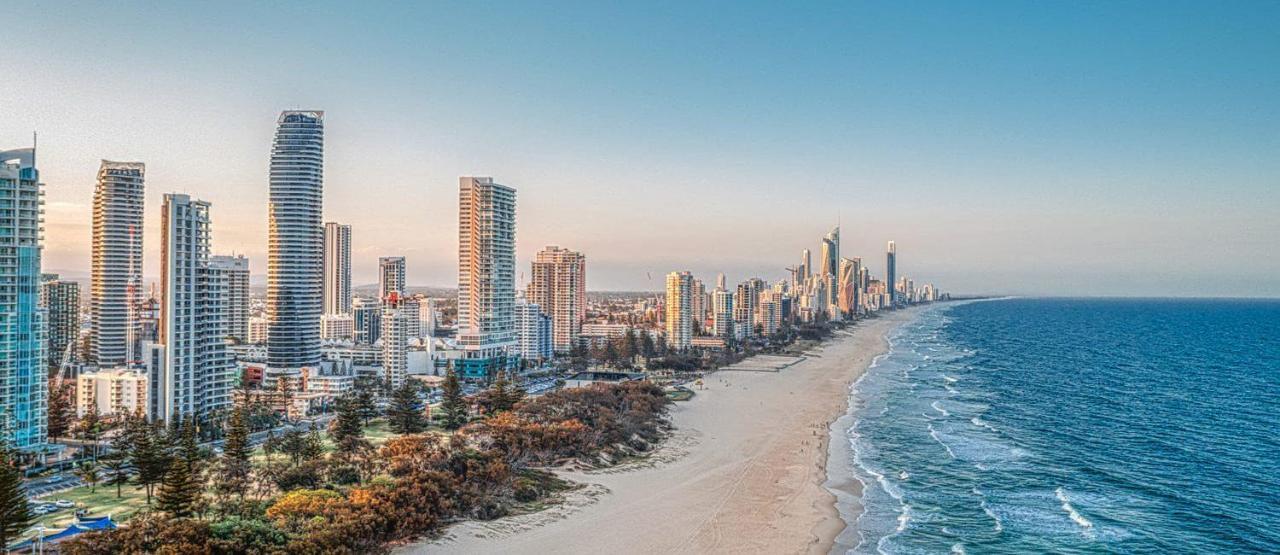 Air On Broadbeach Beachfront 2Level Stunning Apartment With 180 Degree Views غولد كوست المظهر الخارجي الصورة